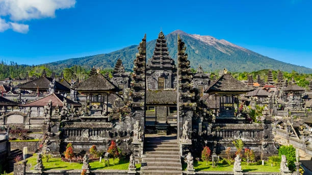 Scenic East Bali dining in Karangasem, showcased by the Bali Restaurant and Cafe Association for its unique views and local spice.