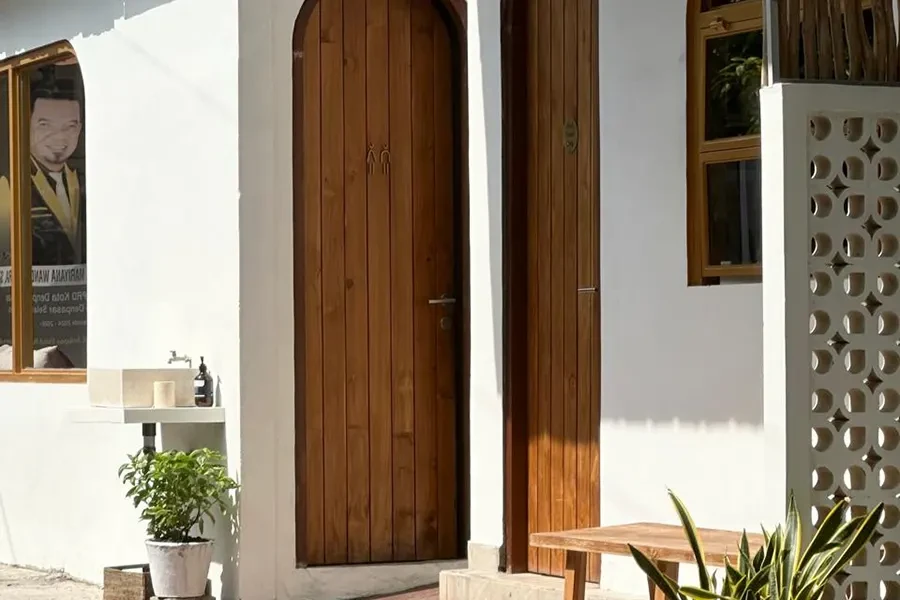 jhoii-local-eats-outdoor