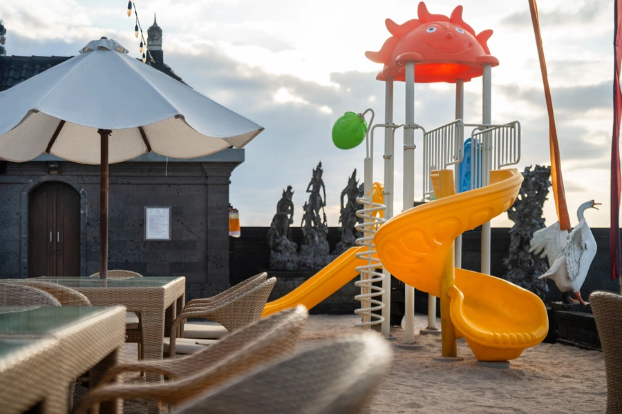 Swan Restaurant Keramas - Outdoor kids playground
